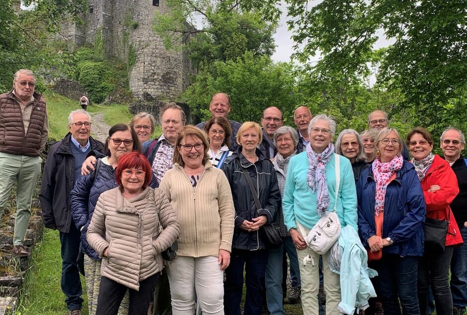 UNE VISITE GUIDEE LES RUINES DE MONTAIGLE EN V.I.P 